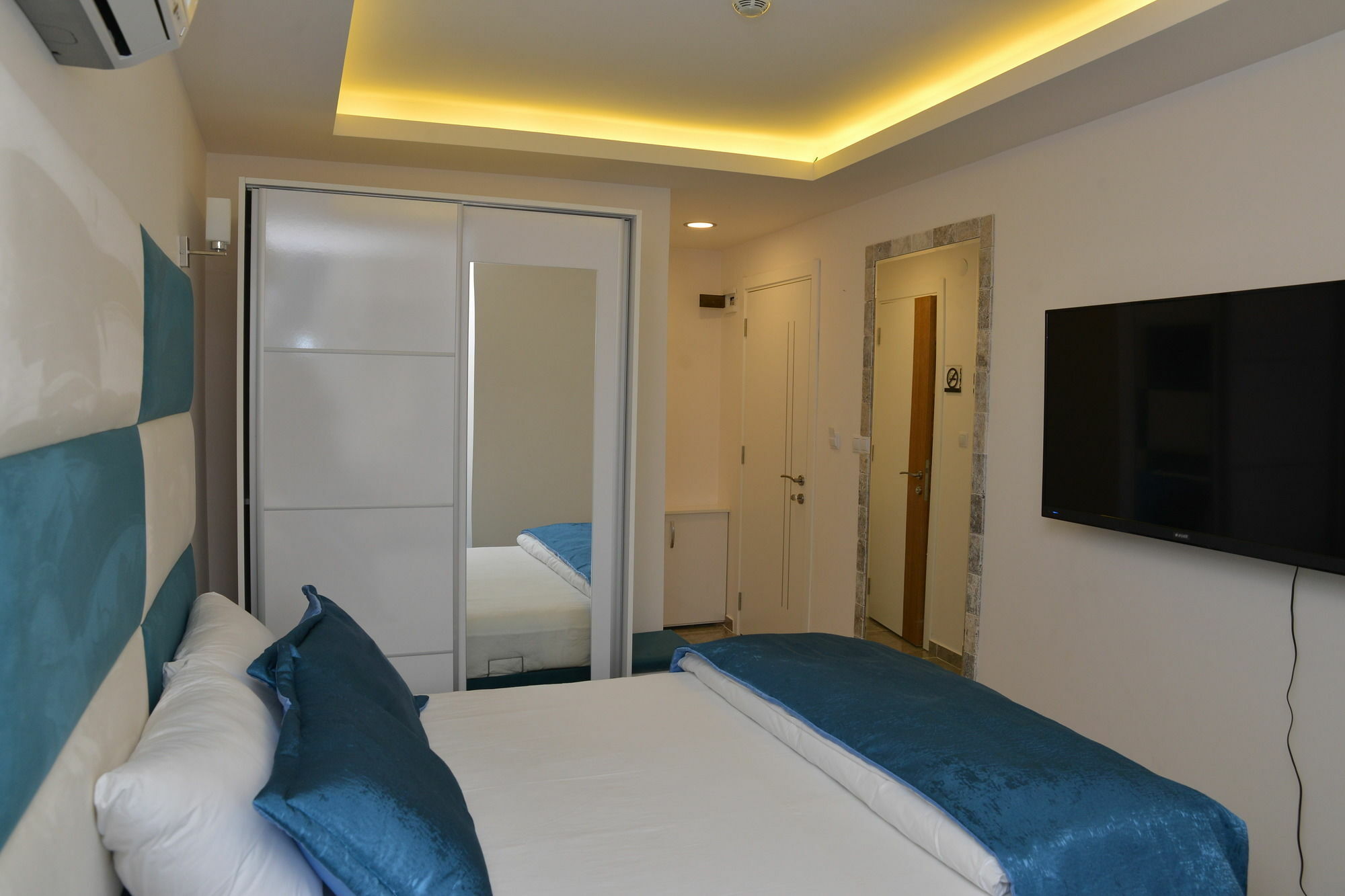 Deep Hotel Istanbul Exterior photo